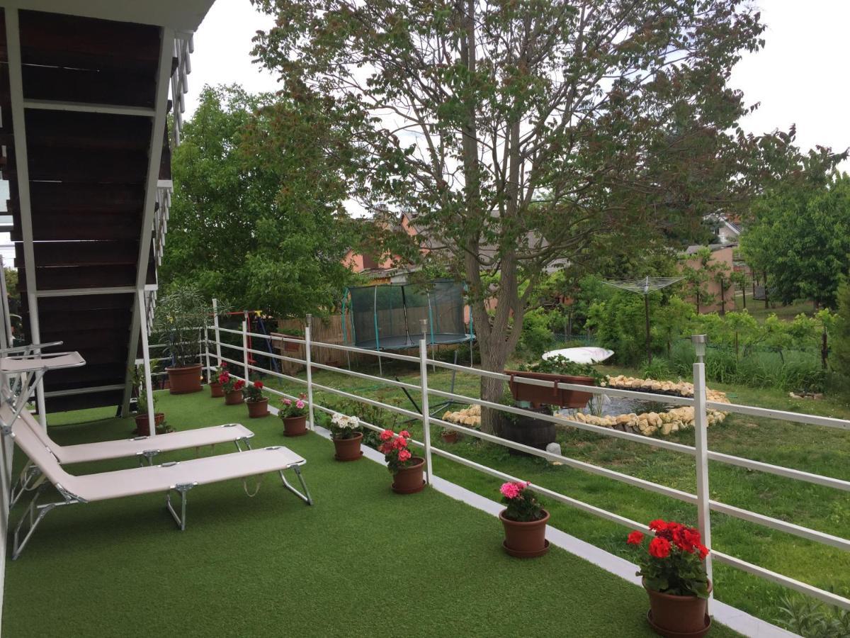Lelle-Kert Apartman 02 Balatonlelle Luaran gambar