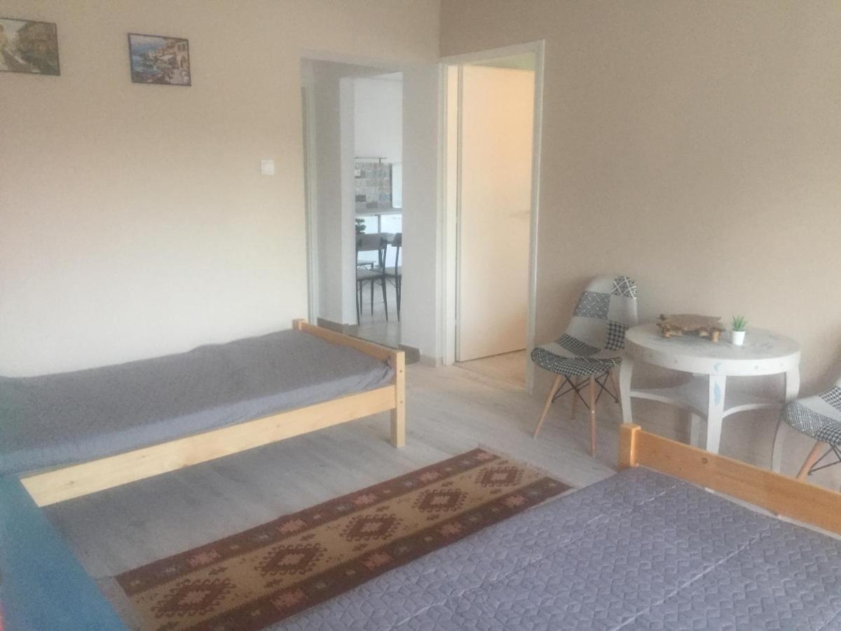 Lelle-Kert Apartman 02 Balatonlelle Luaran gambar
