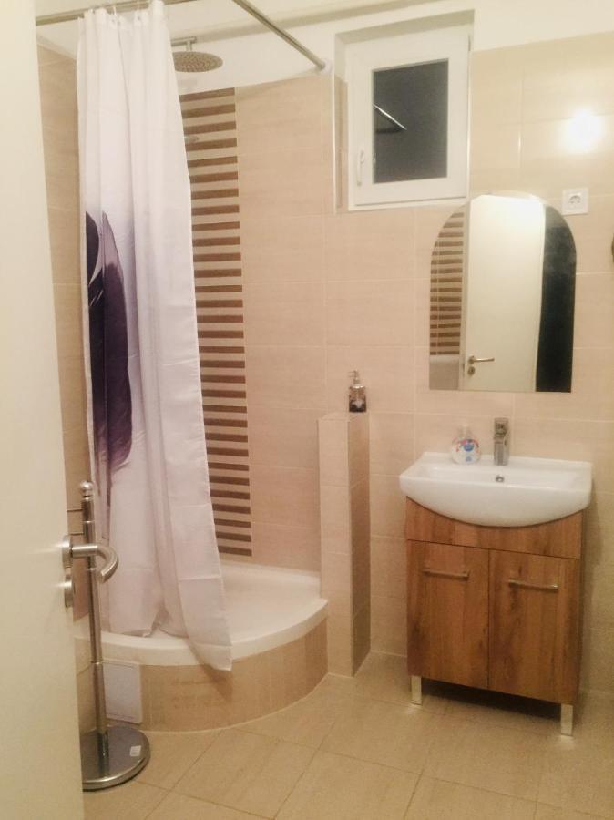 Lelle-Kert Apartman 02 Balatonlelle Luaran gambar